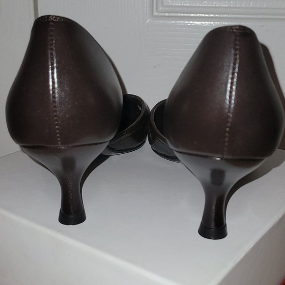 🎉💜HP💜🎉Stuart Weitzman D'Orsay pump 6M - Picture 4 of 7